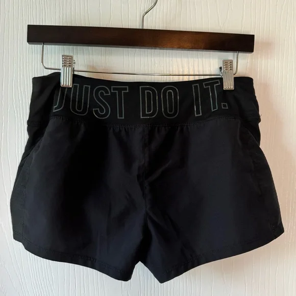 Nike DRI-FIT Shortie Running Shorts Drawstring Waist Phone+Key Pocket Mesh Sides - Picture 1 of 2